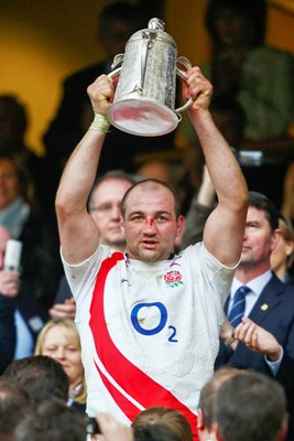 Steve Borthwick lifts Calcutta Cup 2009