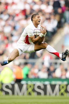 Delon Armitage claims high ball v Scotland 2009