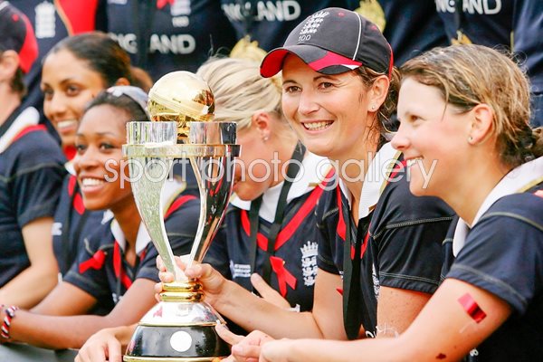 Charlotte Edwards & England World Cup 2009 Champions