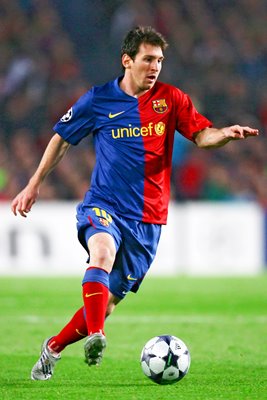 Lionel Messi on the ball for Barcelona 2009