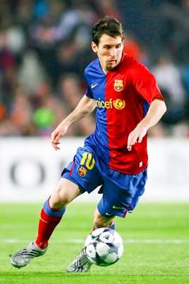  Lionel Messi in action for Barcelona 2009