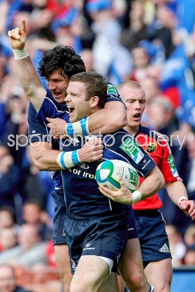 Gordon D'Arcy and Shane Horgan of Leinster celebrate