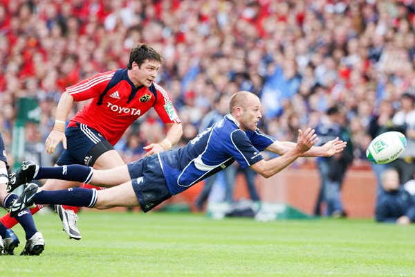 Chris Whitaker passes for Leinster Heineken Cup 2009