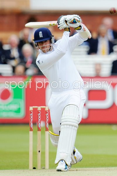 Graham Swann hits out for England v West Indies 2009