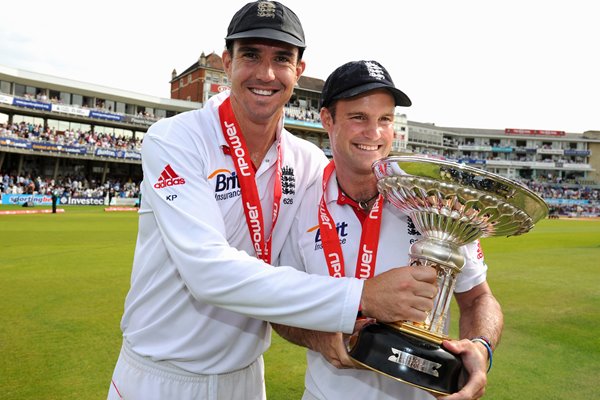 Andrew Strauss and Kevin Pietersen Oval 2011