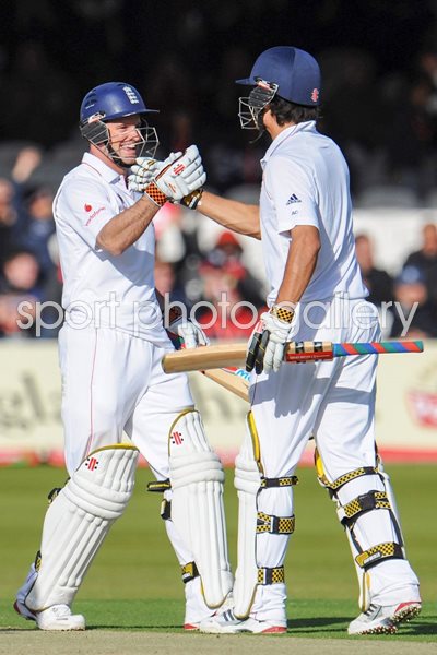 Strauss and Cook clinch England win v West Indies 2009