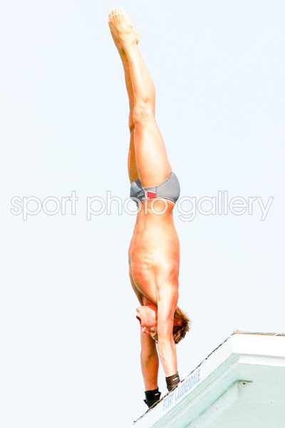 Tom Daley prepares to dive 2009