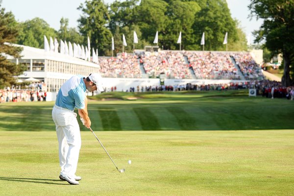 Paul Casey hits into 18 PGA 2009 Final Round