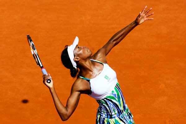 Venus Williams serves 2009 French Open