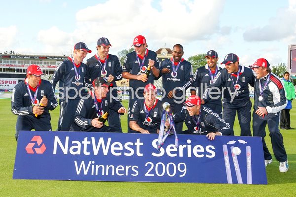 England celebrates series win v West Indies 2009