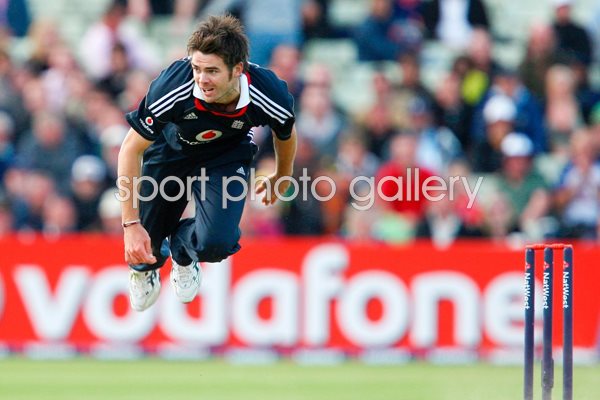 James Anderson aerial action portrait