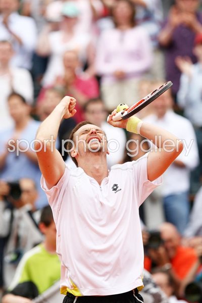 Robin Soderling defeats Rafael Nadal in 2009 French Open