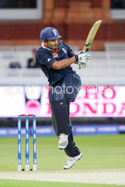 Ravi Bopara Lords T20 action v West Indies 2009