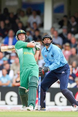 South Africa's AB DeVilliers has a strike