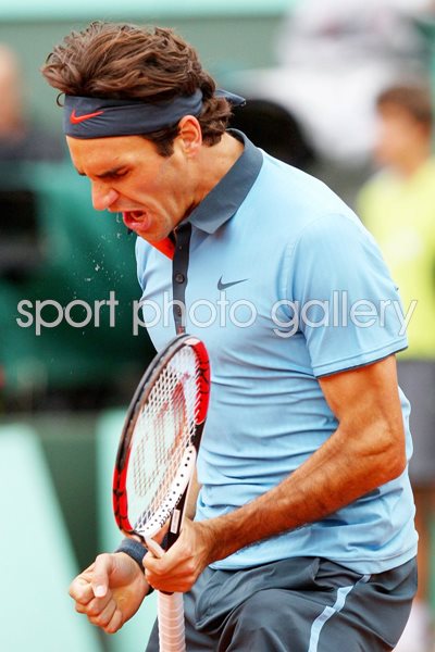 Roger Federer celebrates during final 