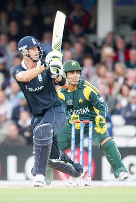 Kevin Pietersen of England in action v Pakistan