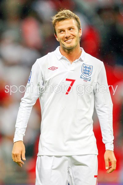 Beckham smiles as England win again 