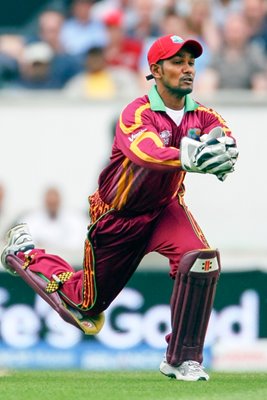 Denesh Ramdin of West Indies makes the catch