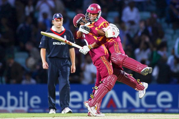 Sarwan and Chanderpaul of West Indies celebrate victory