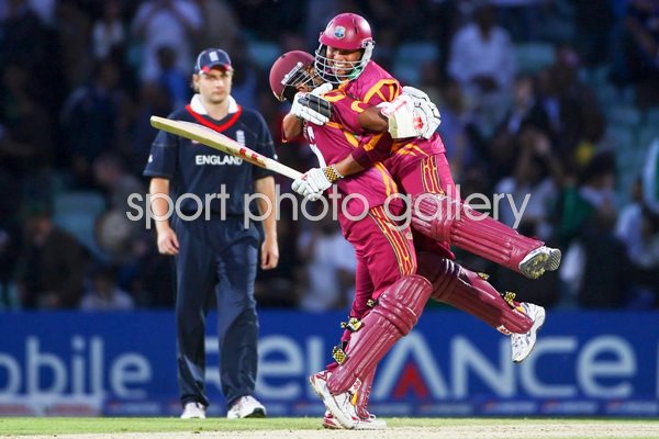 Sarwan and Chanderpaul of West Indies celebrate victory