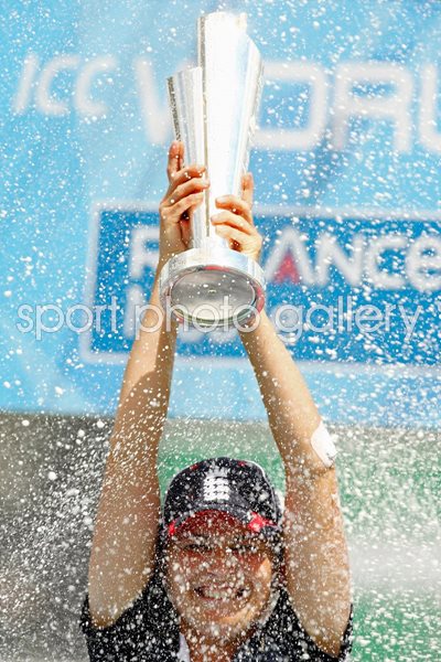 Charlotte Edwards Champagne Celebration T20 2009