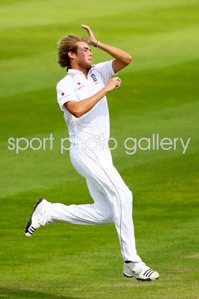Stuart Broad England bowling action 2009