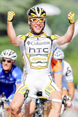 Mark Cavendish celebrates 2009 Stage Two win