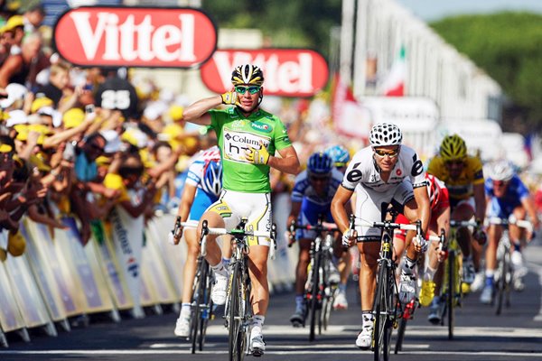 Mark Cavendish keeps Green Jersey with Stage 3 win