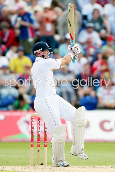 Matt Prior hooks - Cardiff - Ashes 2009