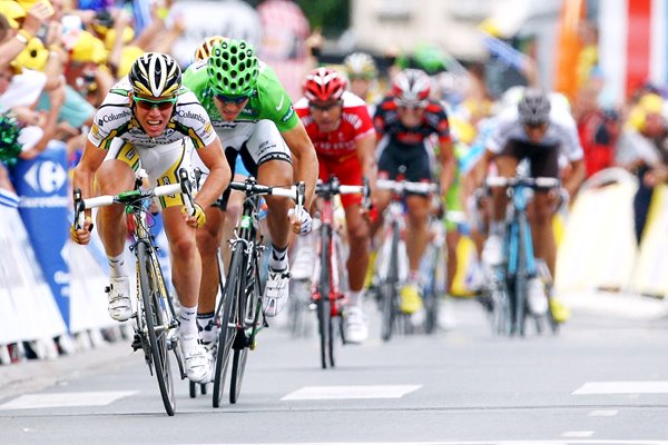 Mark Cavendish sprints to Stage 10 win