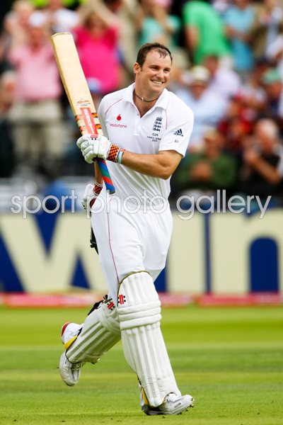 Andrew Strauss celebrates Lords century - Ashes 2009
