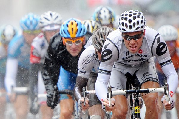 Thor Hushovd sprints in rainy Colmar