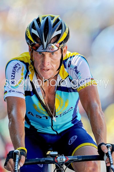 Lance Armstrong crosses finish line in Verbier