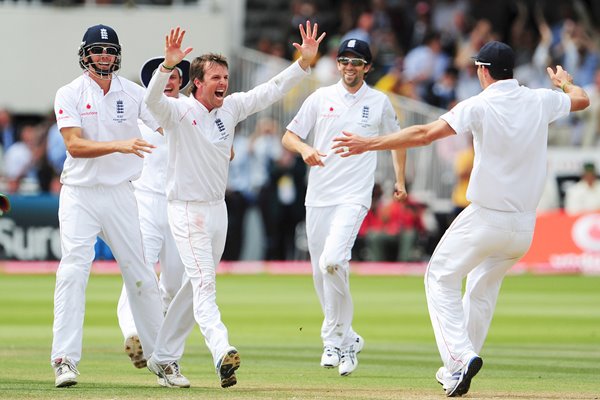 Graeme Swann match-winning wicket - Lords - Ashes 2009