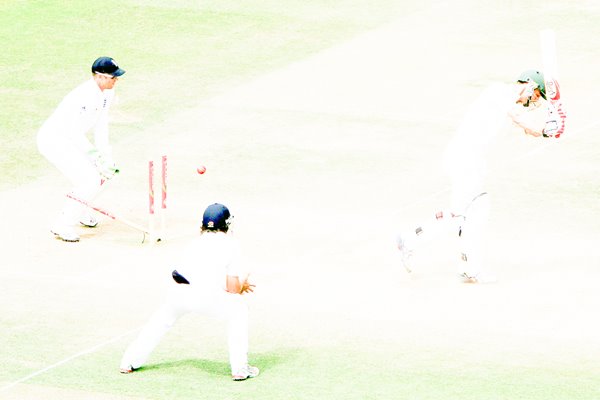 Johnson bowled Swann England 1 Australia 0 - Ashes 2009