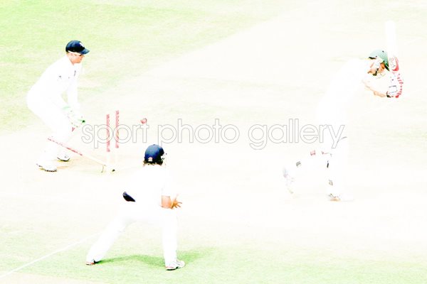 Johnson bowled Swann England 1 Australia 0 - Ashes 2009