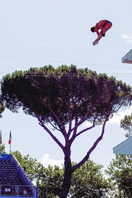Tom Daley mid flight Rome 2009