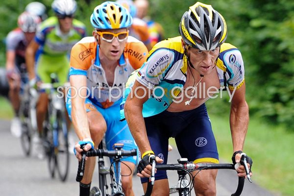 Lance Armstrong and Bradley Wiggins climb 2009
