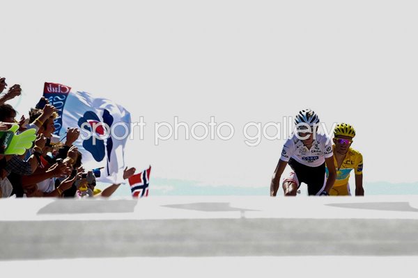 Contador and Schleck scale Mont Ventoux