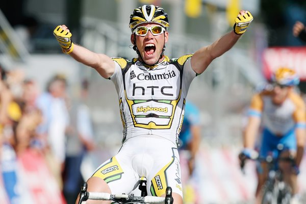 Mark Cavendish celebrates Paris Stage win