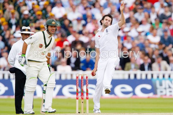 Graham Onions bowls - Edgbaston - Ashes 2009