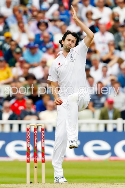 Graham Onions of England Ashes 2009 action