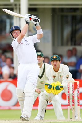 Ian Bell hits Hauritz for 6 - Edgbaston - Ashes 2009