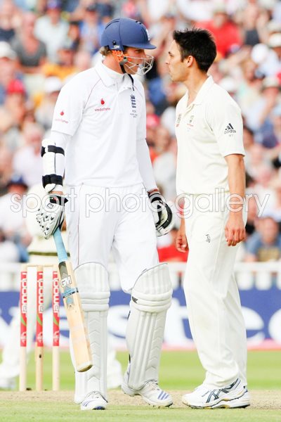 Broad and Johnson square up - Ashes 2009