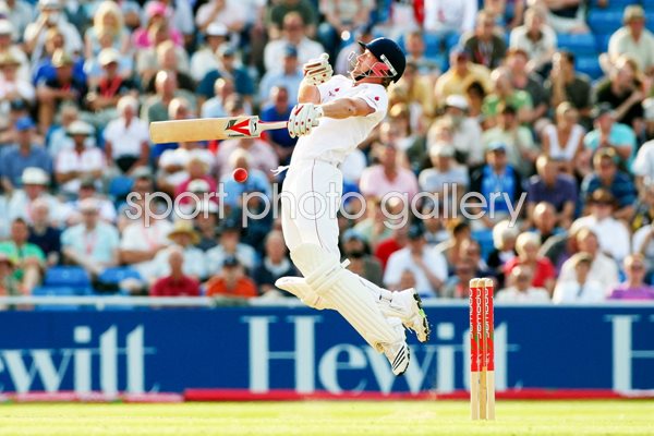 Paul Collingwood in trouble at Headingley - Ashes 2009