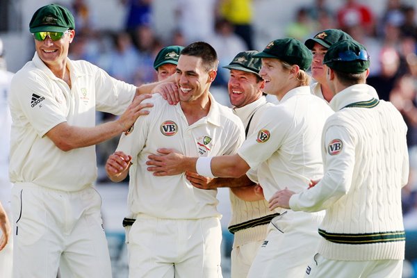 Mitchell Johnson & Australia celebrate - Headingley - Ashes 2009