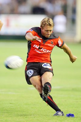 Jonny kicking action for Toulon