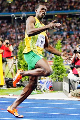 Usain Bolt celebrates 100m Gold in Berlin 2009