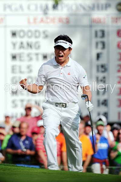 Y. E. Yang celebrates Eagle on 14th 