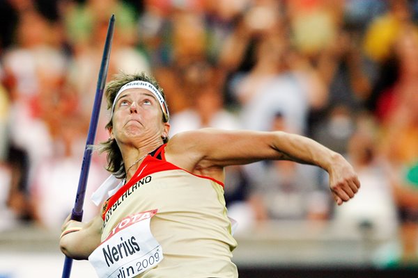 Steffi Nerius Javelin action Berlin 2009